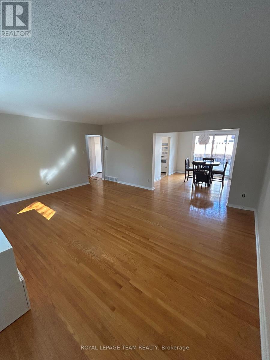 A - 761 Ridgewood Avenue, Ottawa, Ontario  K1V 6M8 - Photo 9 - X12453186