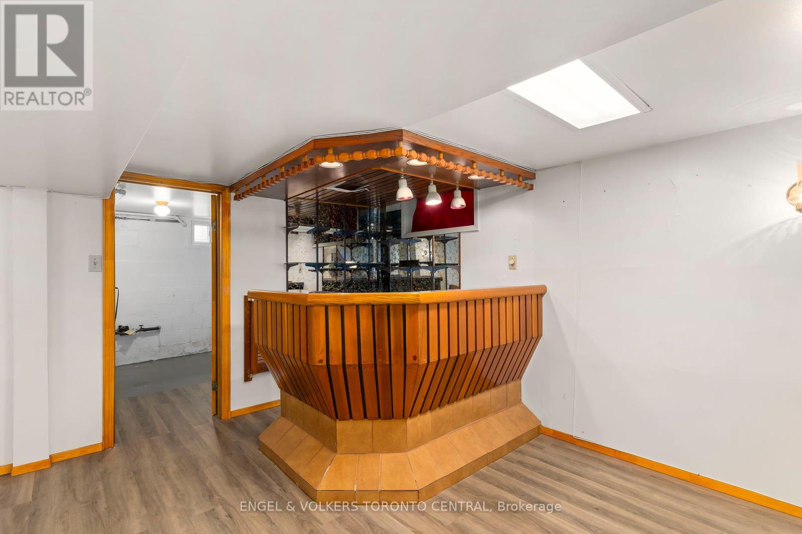 8 Brookfield Street, Toronto, Ontario  M6J 3A9 - Photo 17 - C12383650