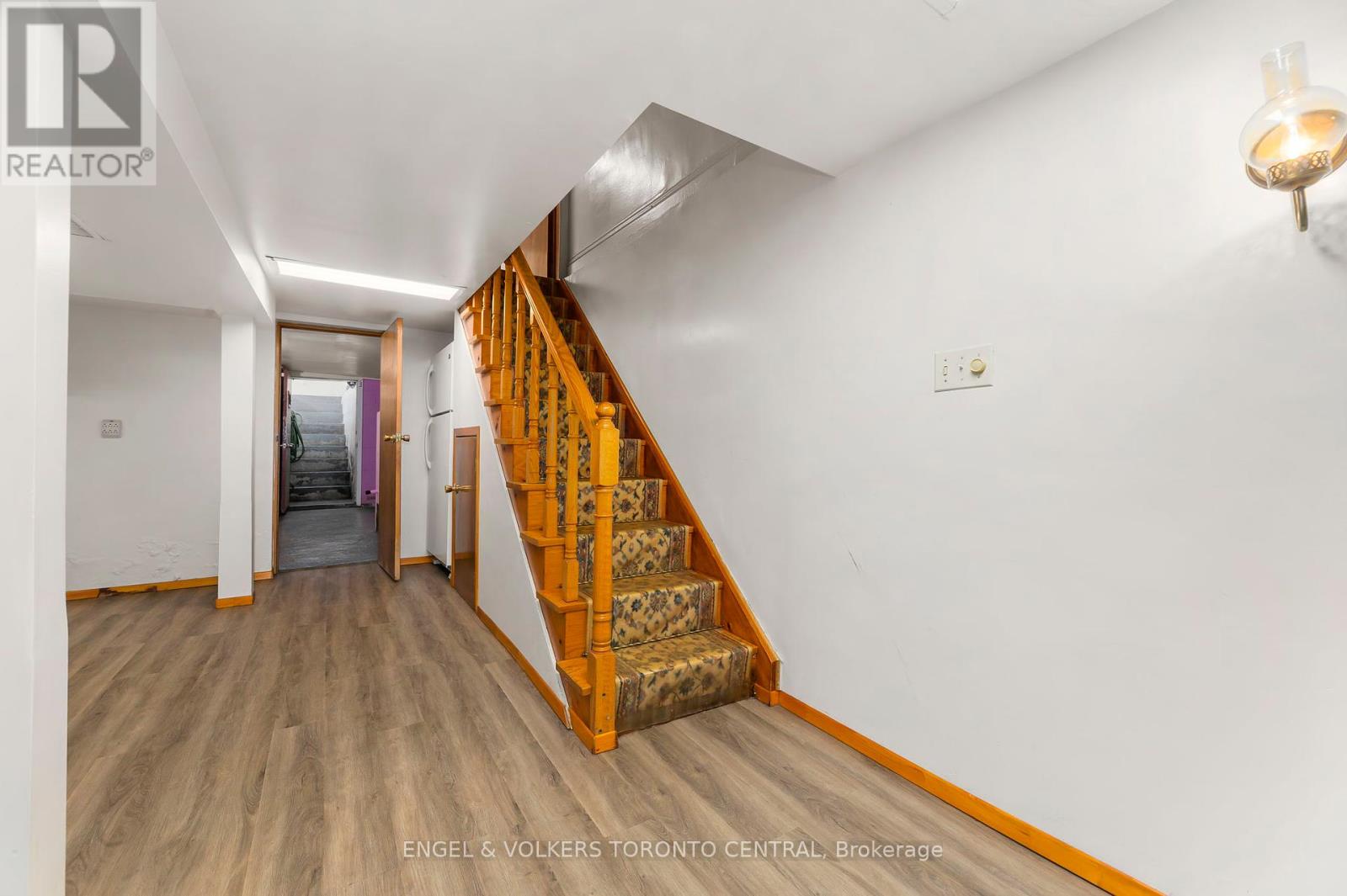 8 Brookfield Street, Toronto, Ontario  M6J 3A9 - Photo 14 - C12383650