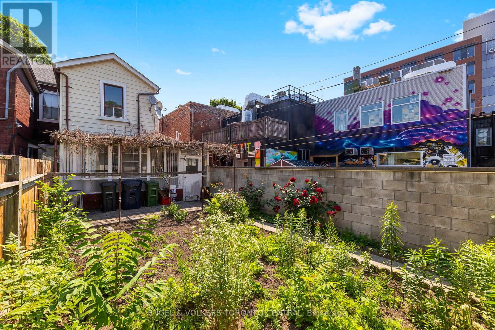 8 Brookfield Street, Toronto, Ontario  M6J 3A9 - Photo 34 - C12383650
