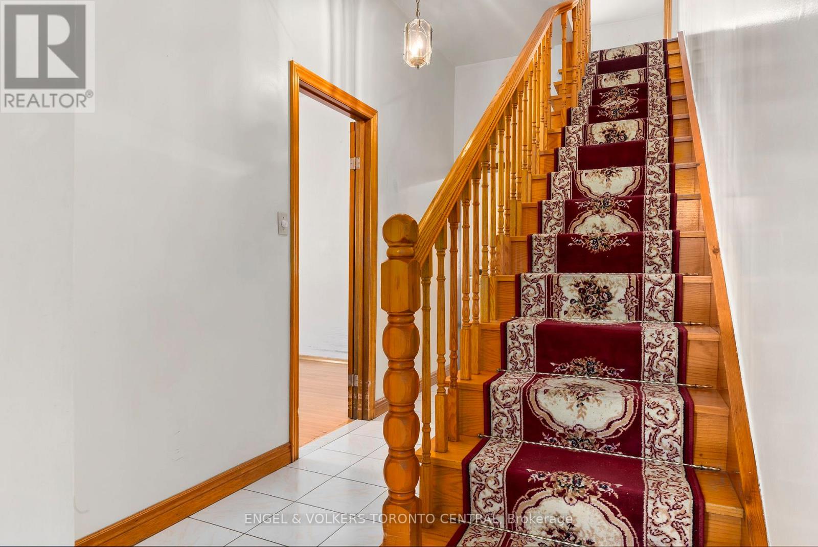 8 Brookfield Street, Toronto, Ontario  M6J 3A9 - Photo 4 - C12383650