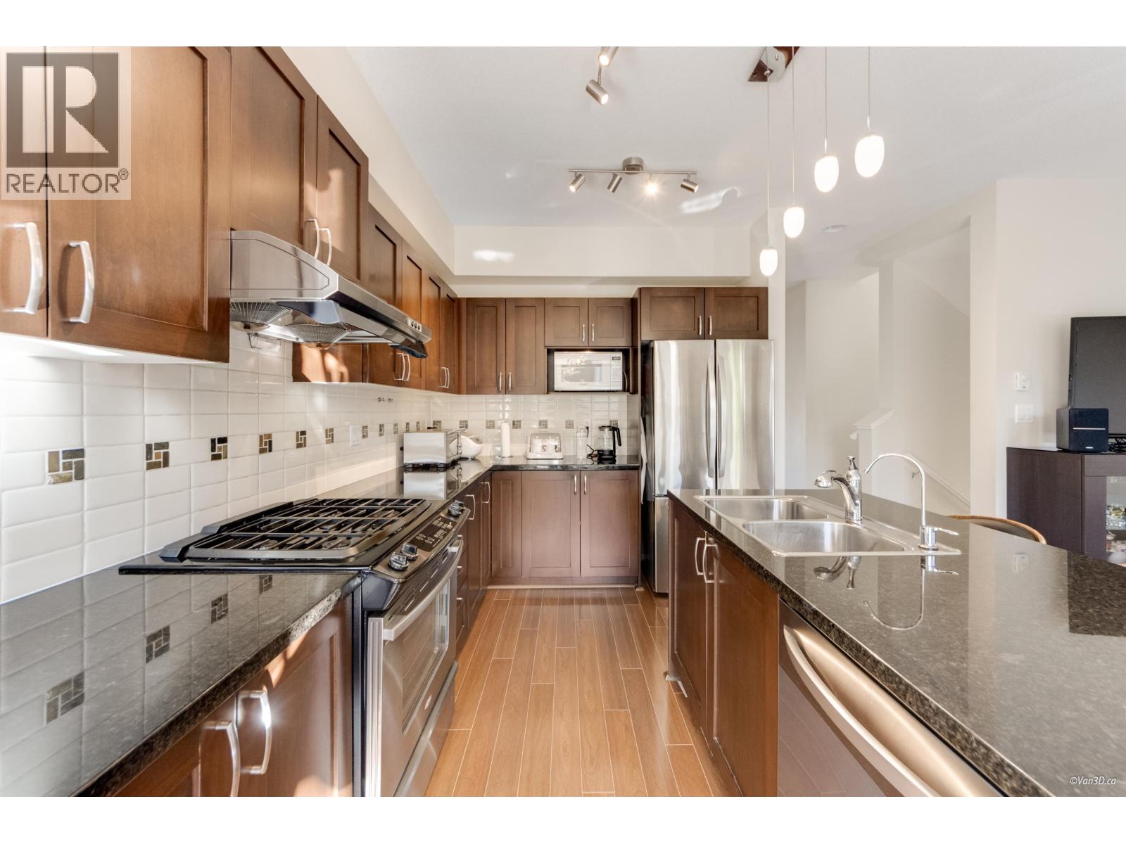 160 3105 Dayanee Springs Boulevard, Coquitlam, British Columbia  V3E 0C2 - Photo 4 - R3056977