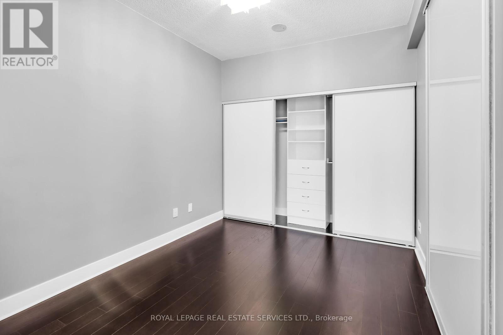 330 - 90 Stadium Road, Toronto, Ontario  M5V 3W5 - Photo 6 - C12453181