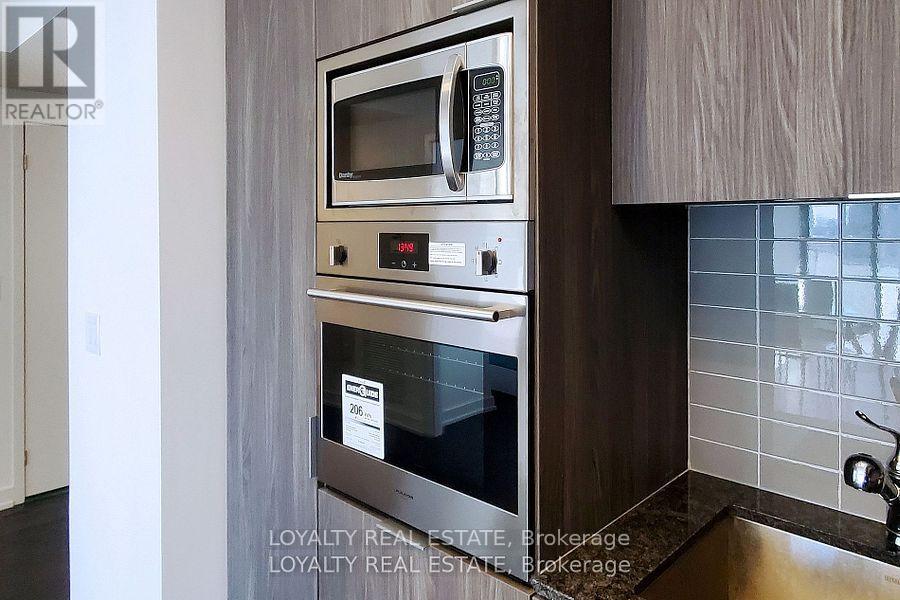 1107 - 11 Wellesley Street W, Toronto, Ontario  M4Y 0G4 - Photo 14 - C12453185