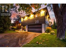 28 DECARIE CIRCLE, Toronto, Ontario