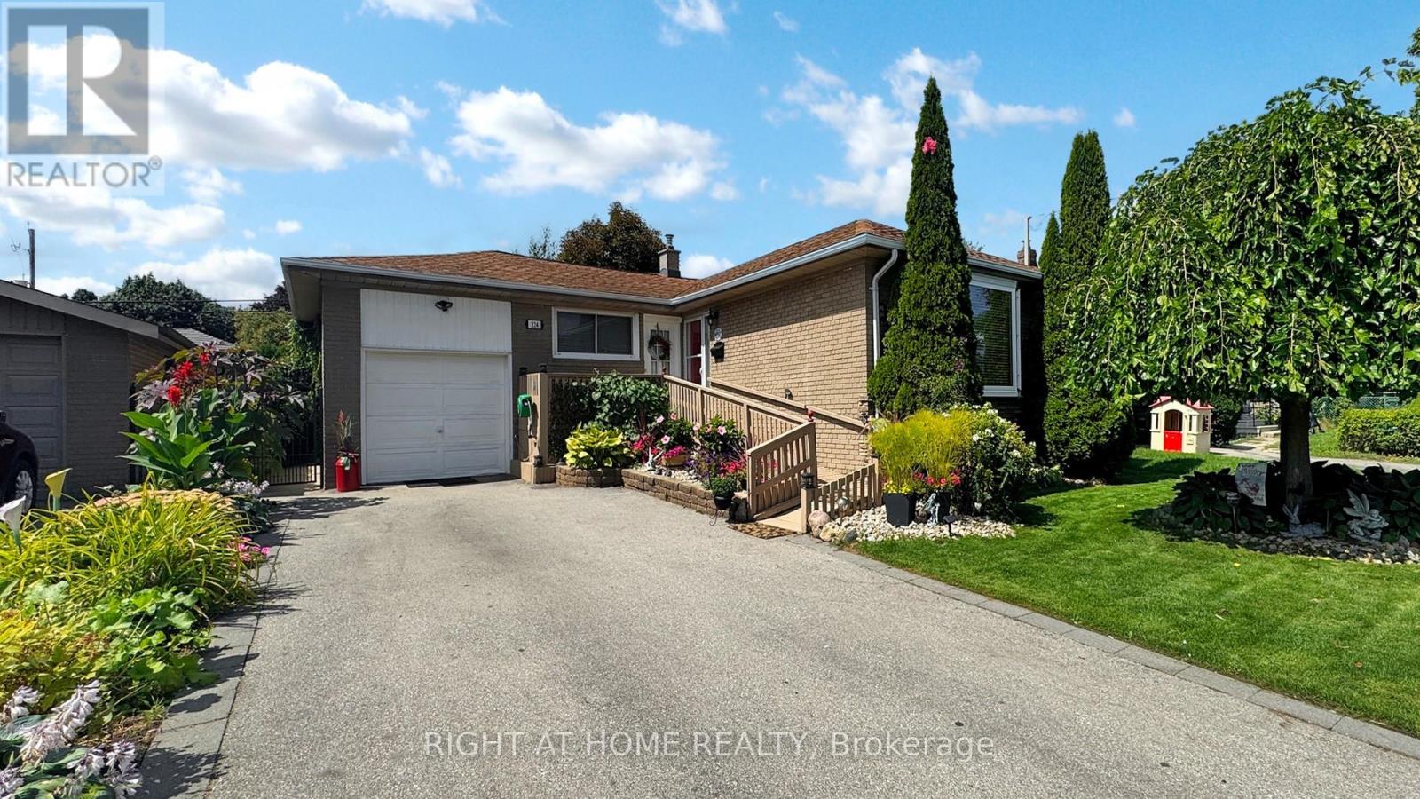 224 LIVINGSTON ROAD, Toronto, Ontario