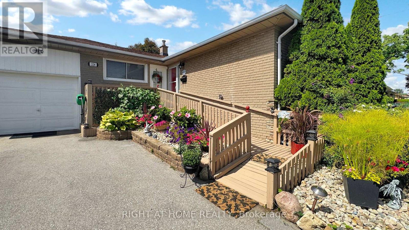 224 Livingston Road, Toronto, Ontario  M1E 1L7 - Photo 4 - E12453193