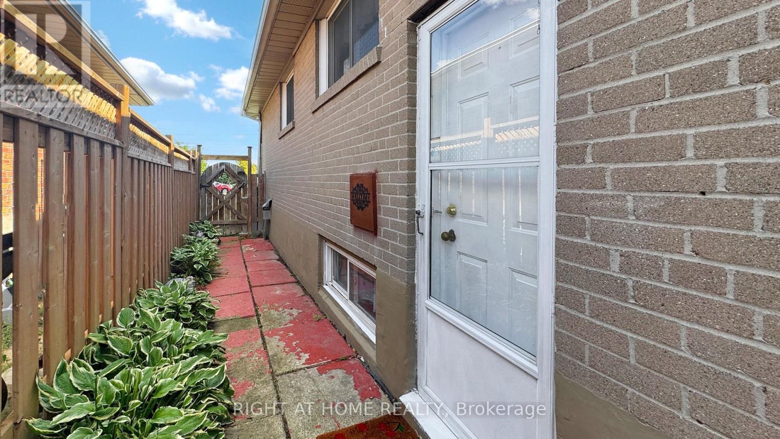 224 Livingston Road, Toronto, Ontario  M1E 1L7 - Photo 47 - E12453193