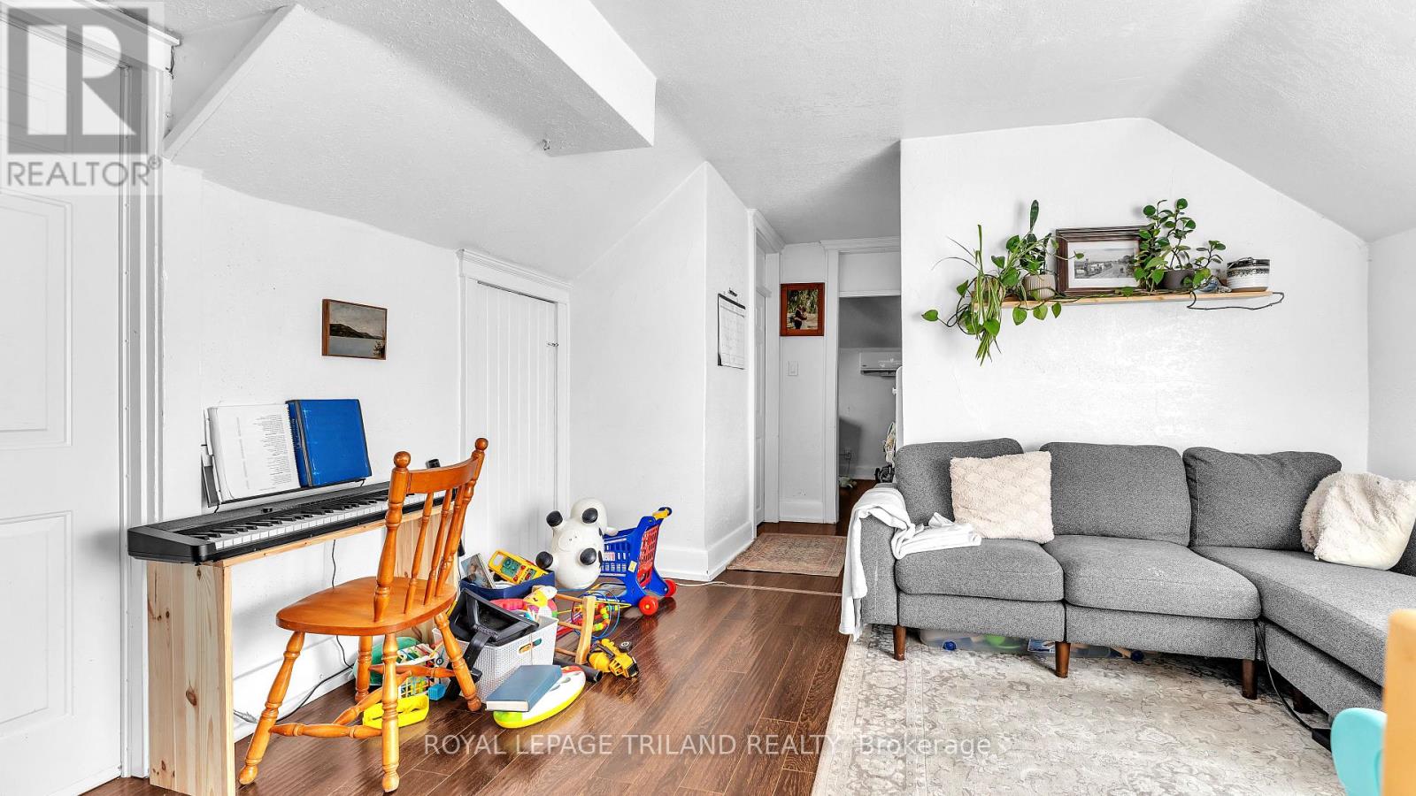 1940 Trafalgar Street, London East, Ontario  N5V 1A2 - Photo 16 - X12452707