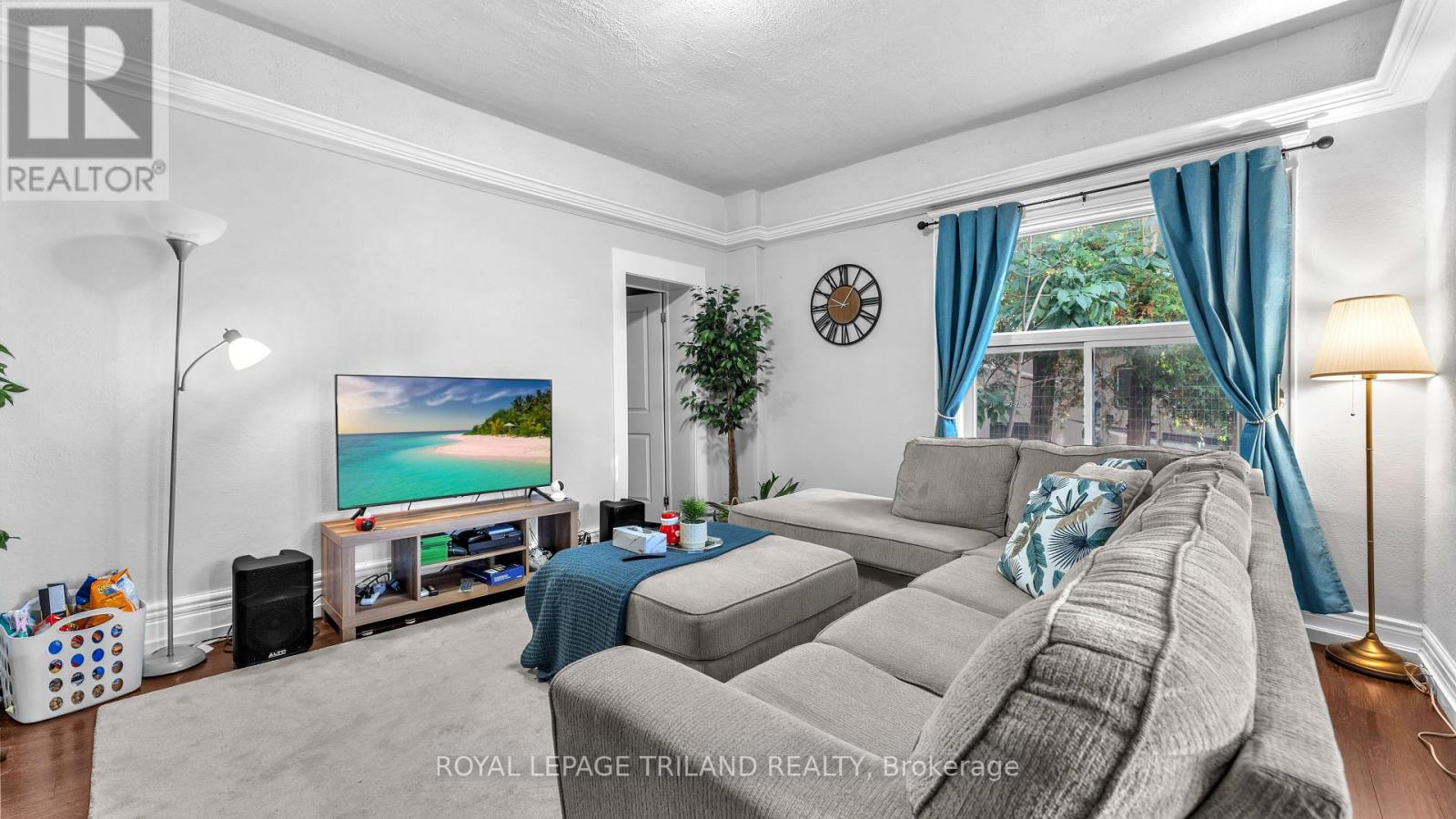 1940 Trafalgar Street, London East, Ontario  N5V 1A2 - Photo 8 - X12452707
