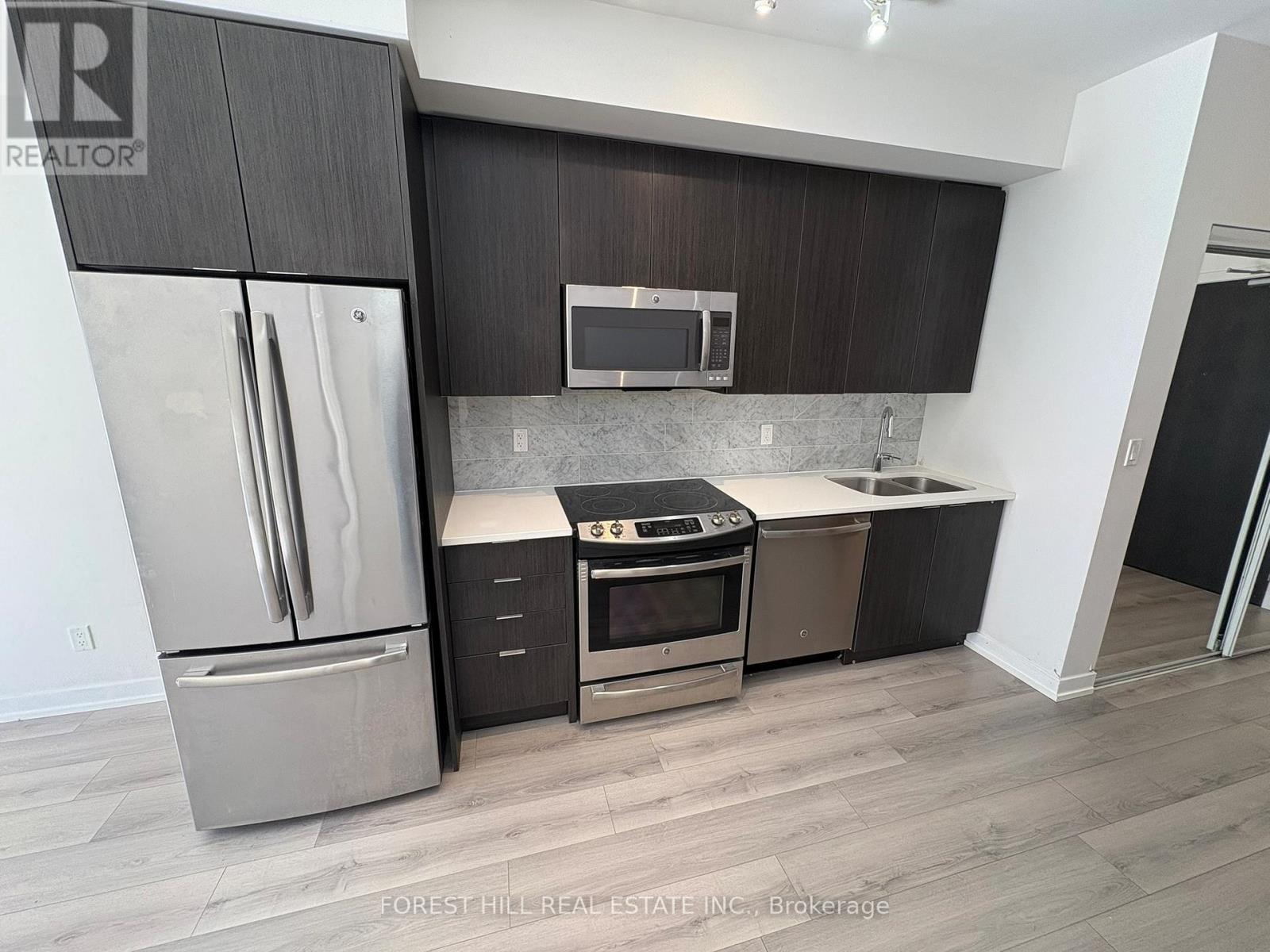 520 - 50 BRUYERES MEWS, Toronto, Ontario