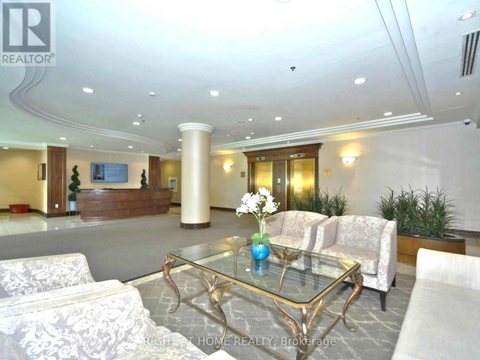 501 - 51 Baffin Court, Richmond Hill, Ontario  L4B 4P6 - Photo 24 - N12350702