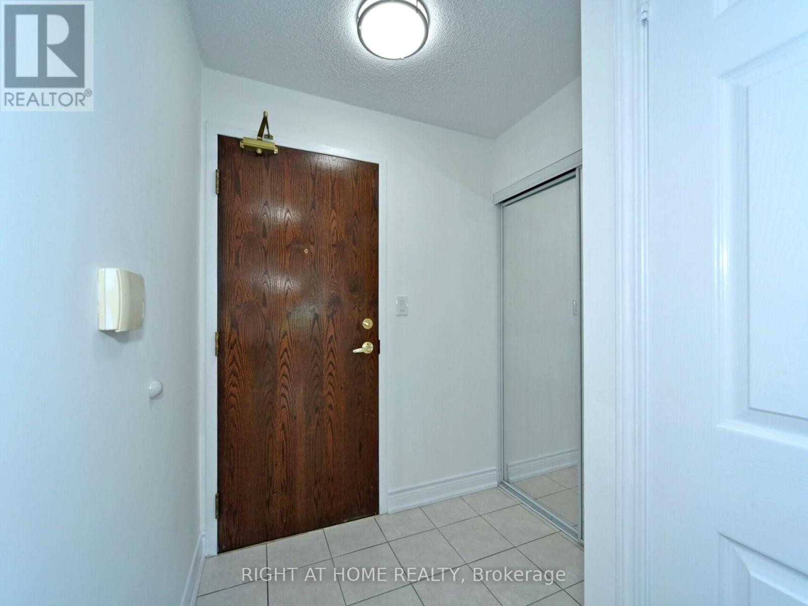 501 - 51 Baffin Court, Richmond Hill, Ontario  L4B 4P6 - Photo 21 - N12350702