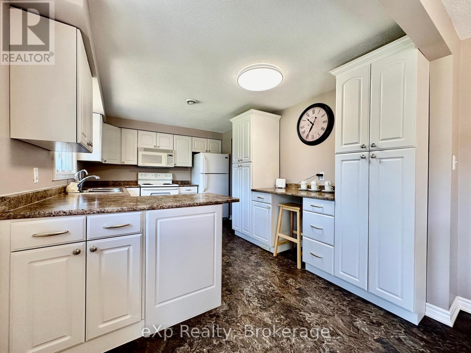 129 Westfall Crescent, West Grey, Ontario  N4N 3B9 - Photo 8 - X12453202