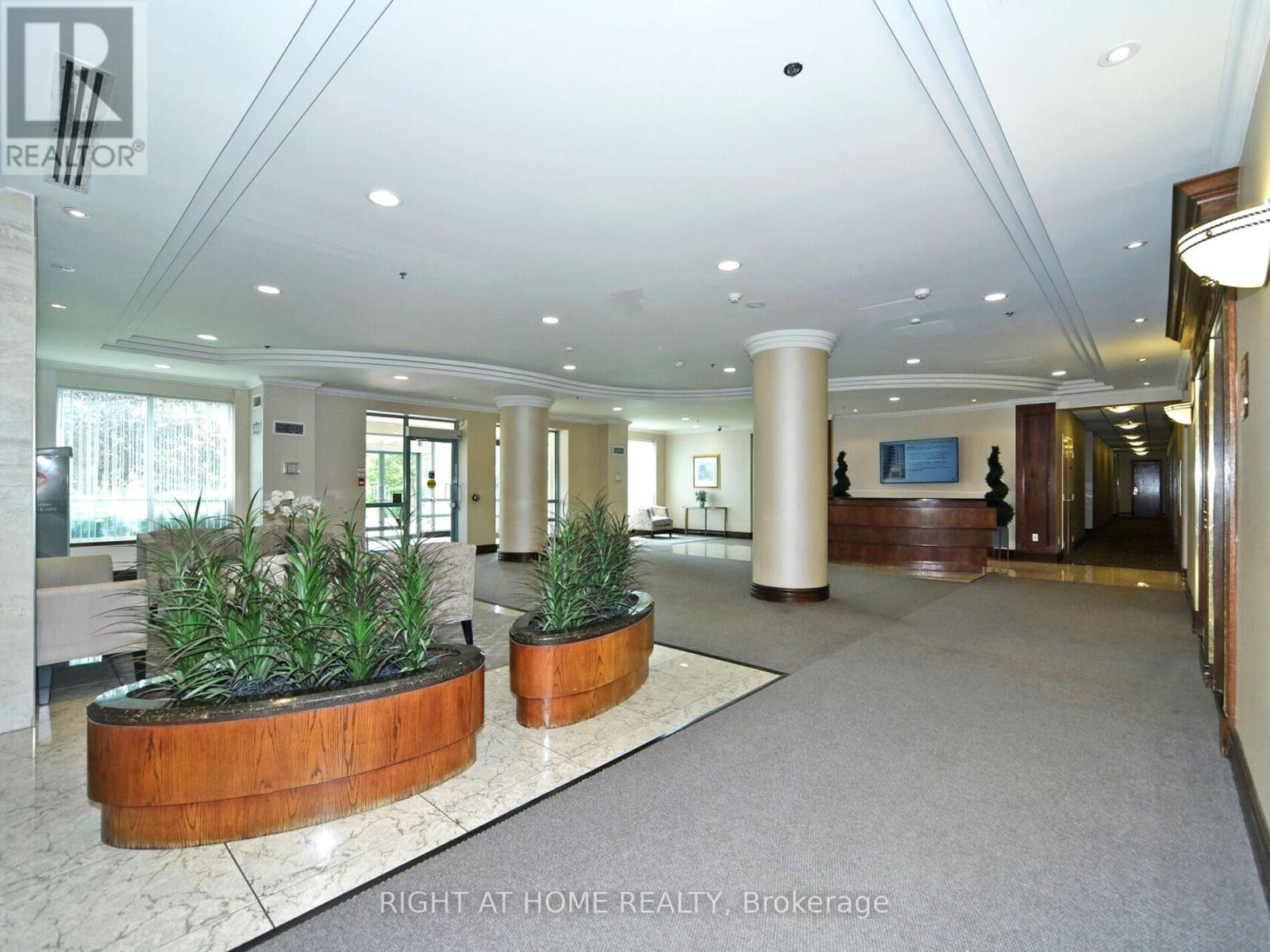 501 - 51 Baffin Court, Richmond Hill, Ontario  L4B 4P6 - Photo 25 - N12350702