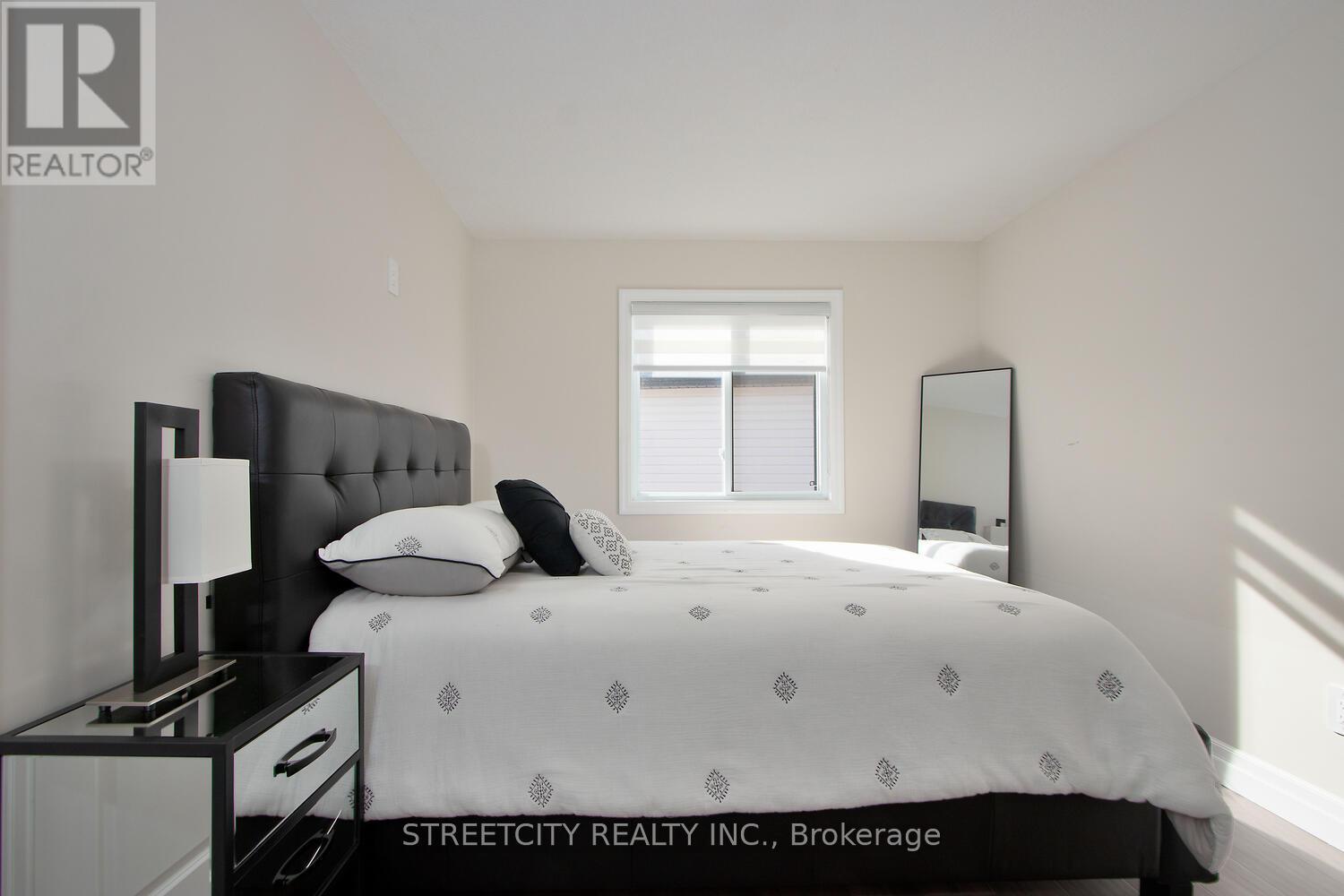 2136 Saddlerock Avenue, London North, Ontario  N6G 3W3 - Photo 34 - X12453217