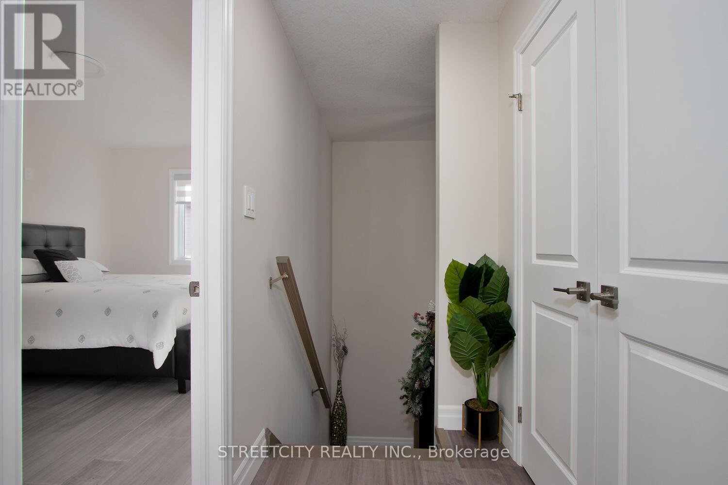 2136 Saddlerock Avenue, London North, Ontario  N6G 3W3 - Photo 36 - X12453217