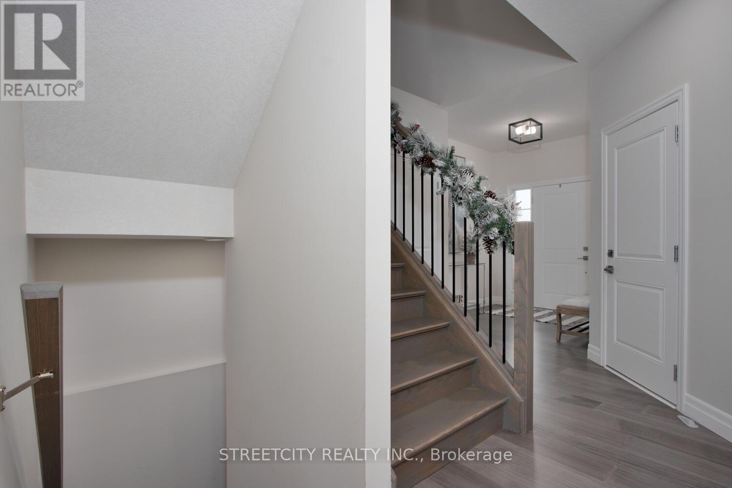 2136 Saddlerock Avenue, London North, Ontario  N6G 3W3 - Photo 4 - X12453217