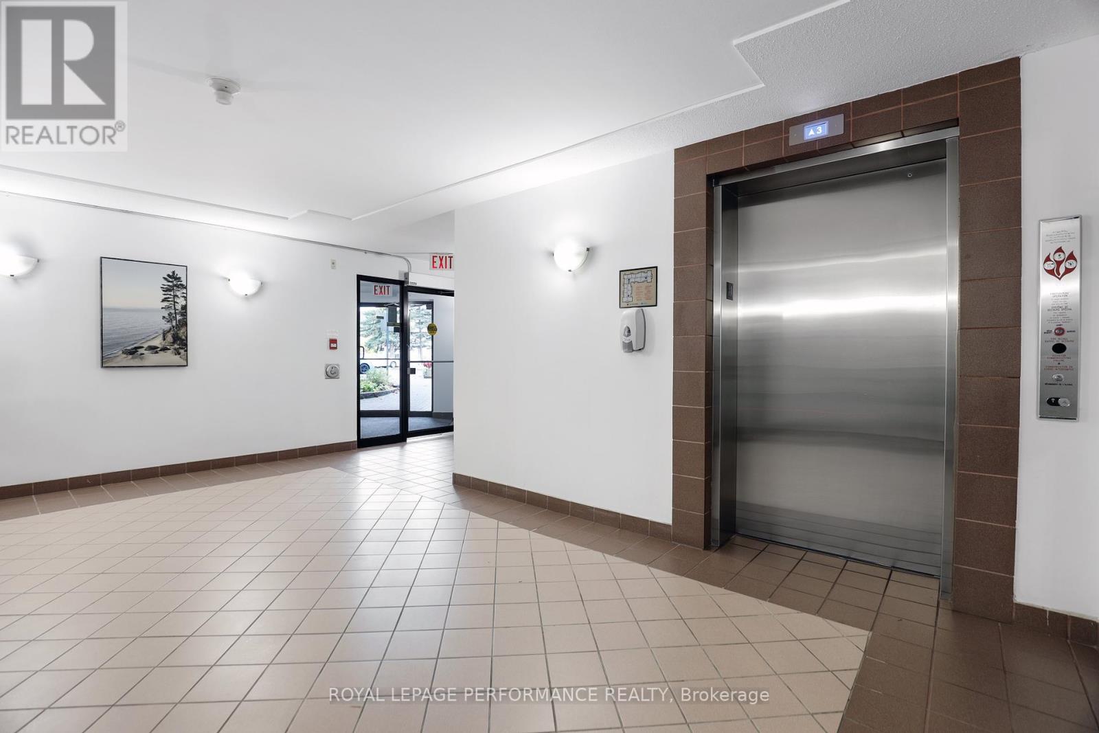 412 - 280 Brittany Drive, Ottawa, Ontario  K1K 4M4 - Photo 4 - X12453218