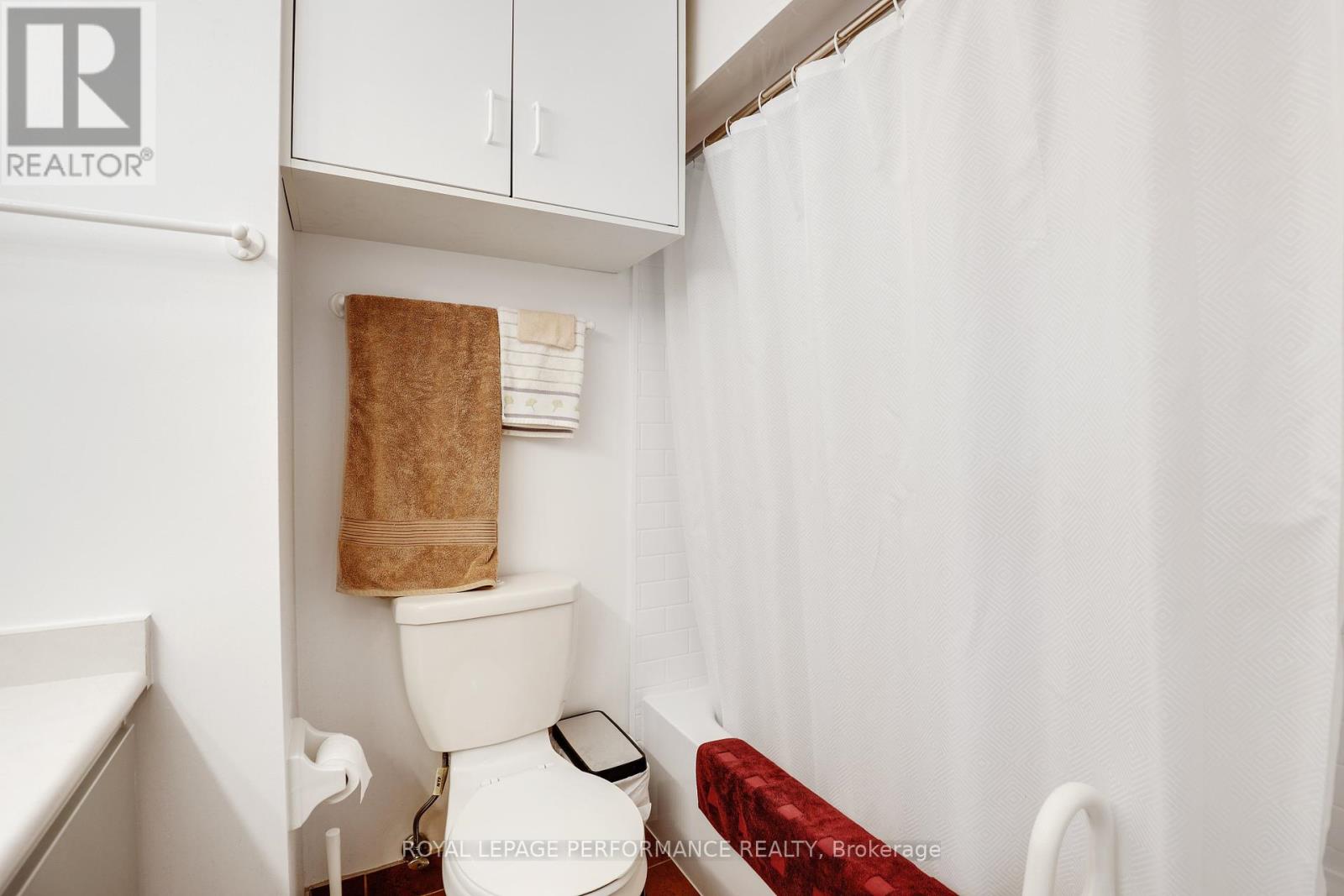 412 - 280 Brittany Drive, Ottawa, Ontario  K1K 4M4 - Photo 9 - X12453218