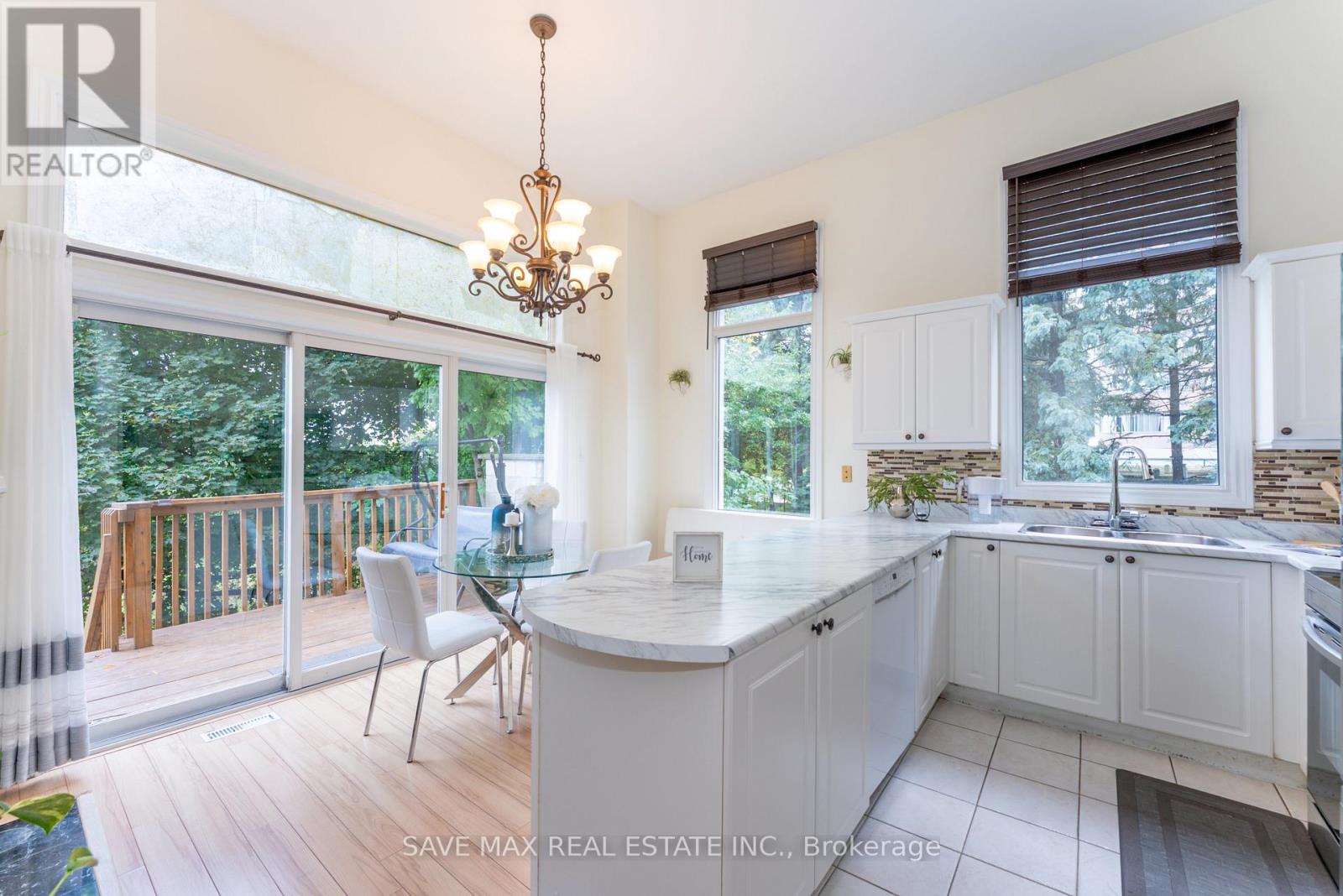 25 - 840 Dundas Street W, Mississauga, Ontario  L5C 1C2 - Photo 14 - W12453183