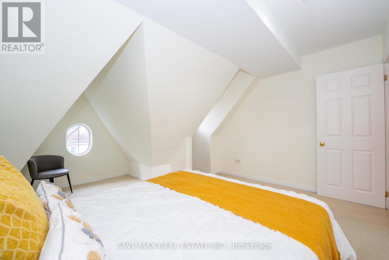 25 - 840 Dundas Street W, Mississauga, Ontario  L5C 1C2 - Photo 40 - W12453183