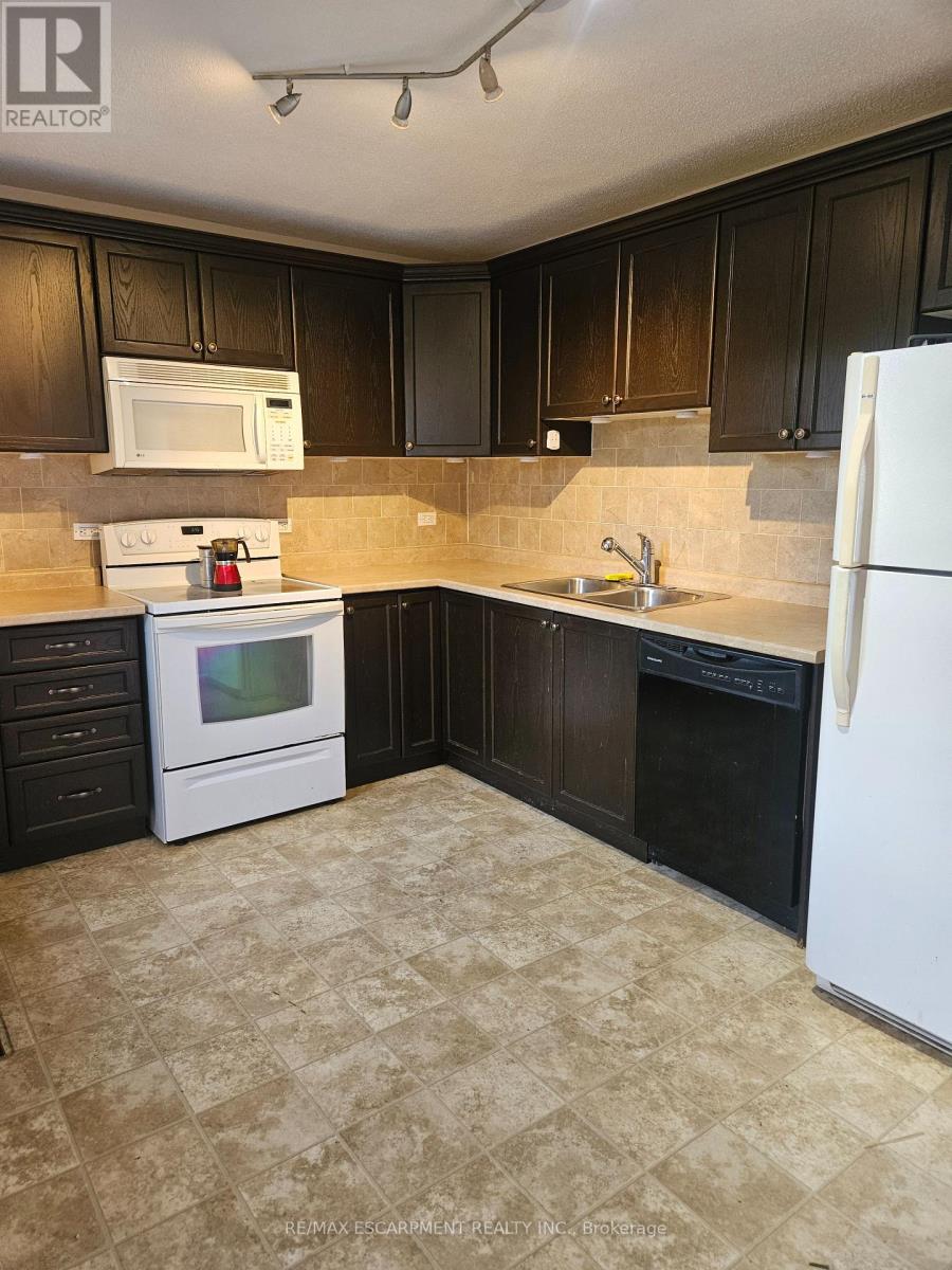 509 Cochrane Road, Hamilton, Ontario  L8K 3H4 - Photo 13 - X12453192