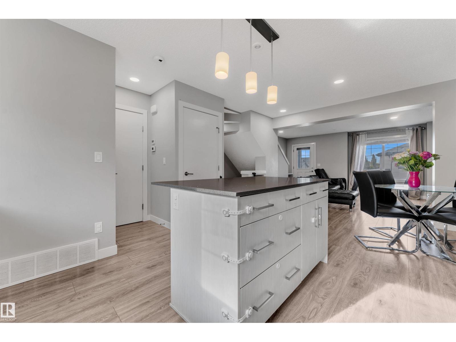 3033 151 Av Nw, Edmonton, Alberta  T5Y 3W4 - Photo 13 - E4461401