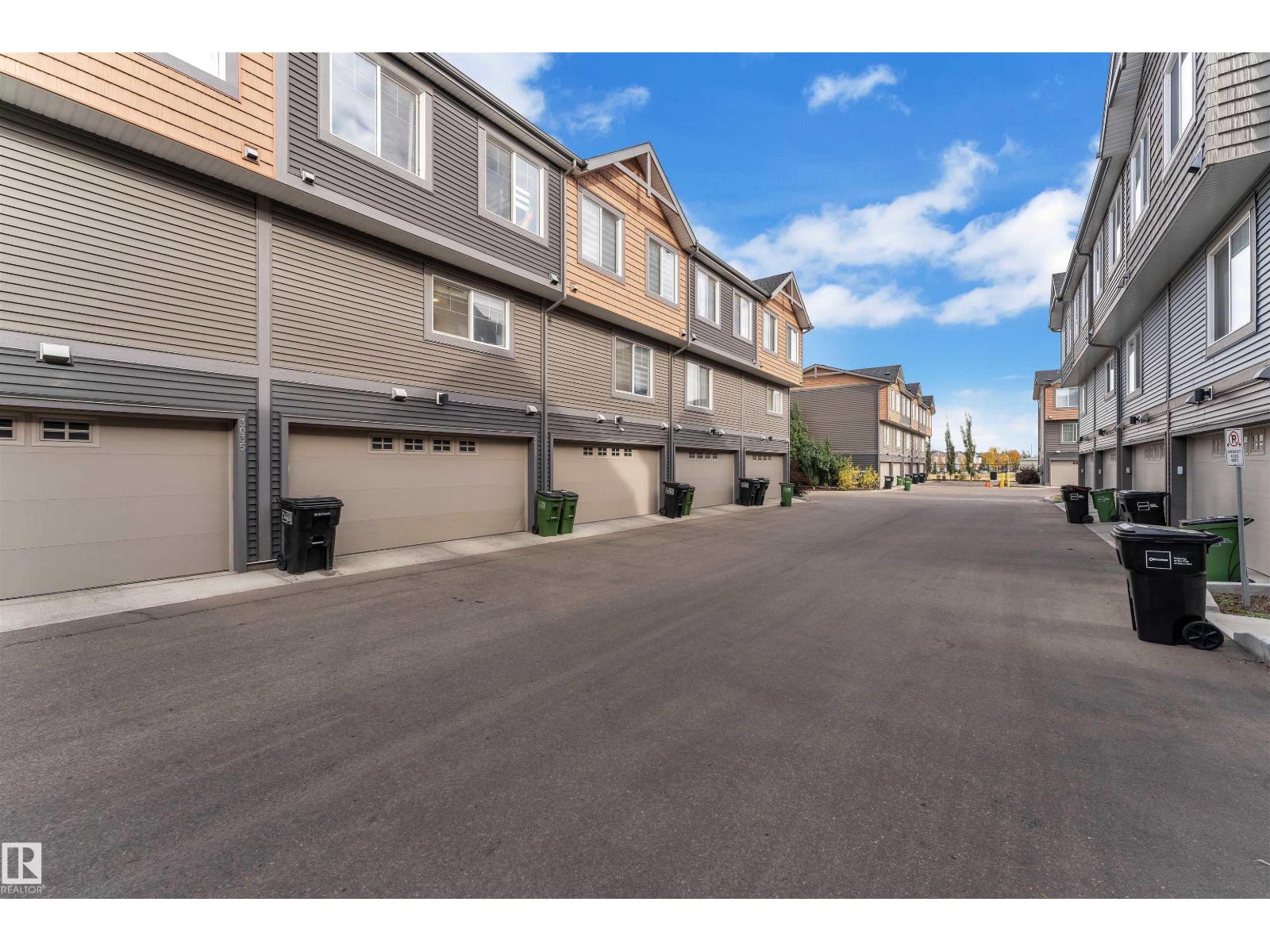 3033 151 Av Nw, Edmonton, Alberta  T5Y 3W4 - Photo 2 - E4461401