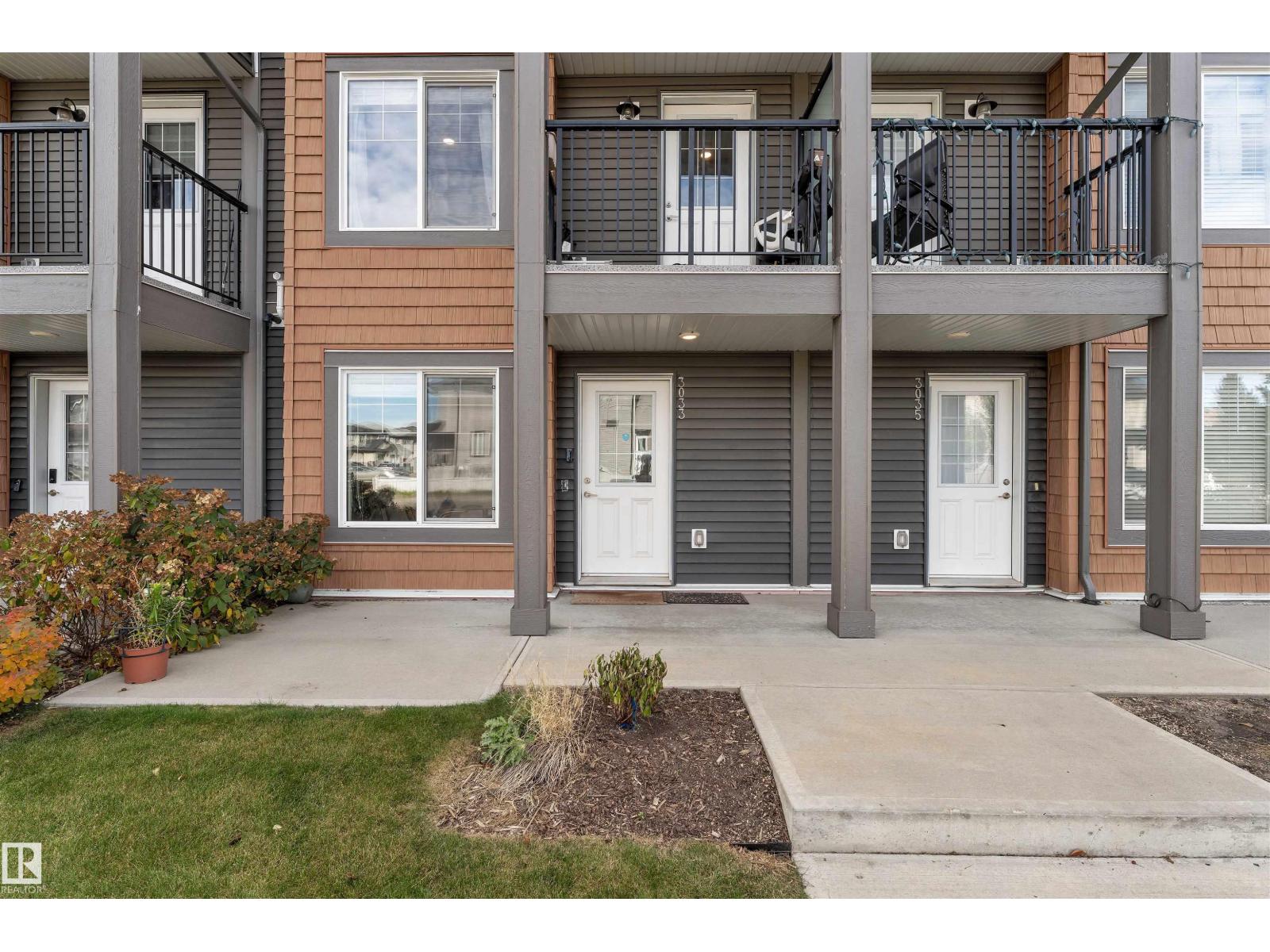 3033 151 Av Nw, Edmonton, Alberta  T5Y 3W4 - Photo 4 - E4461401