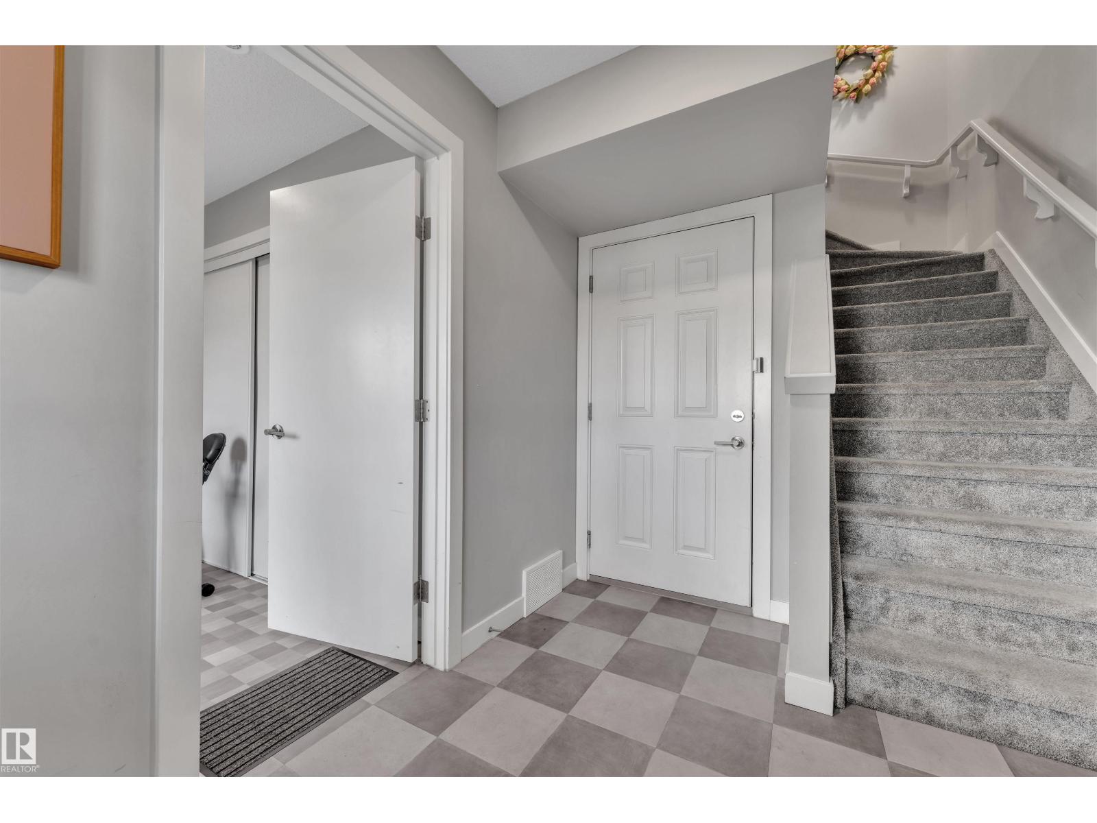 3033 151 Av Nw, Edmonton, Alberta  T5Y 3W4 - Photo 7 - E4461401