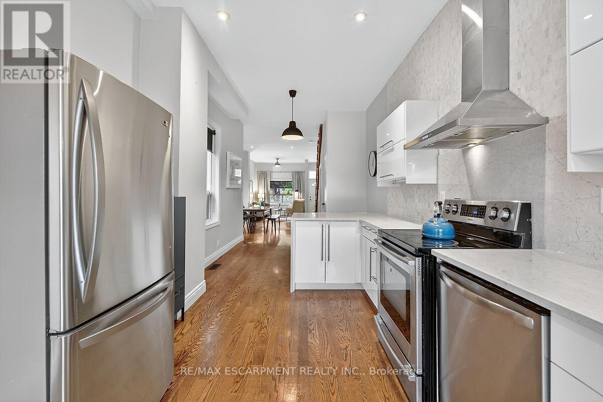 690 Dufferin Street, Toronto, Ontario  M6K 2B5 - Photo 12 - C12453211