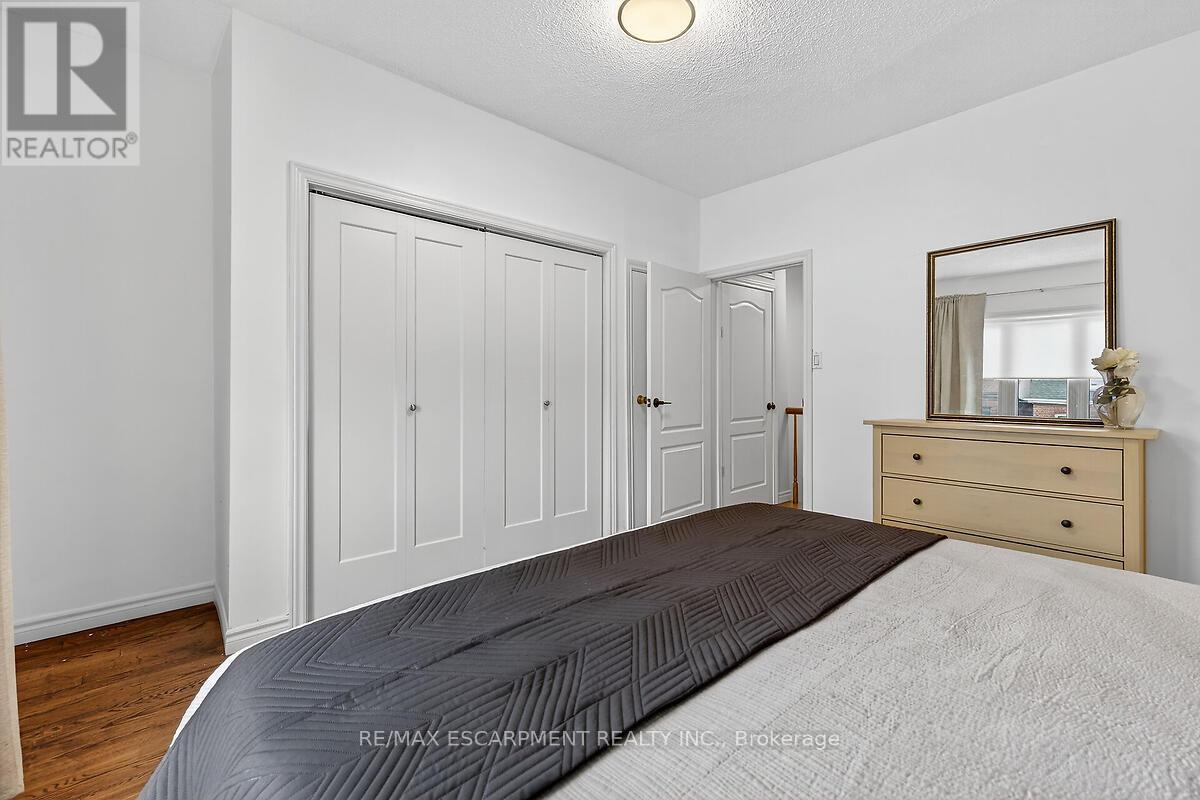 690 Dufferin Street, Toronto, Ontario  M6K 2B5 - Photo 16 - C12453211