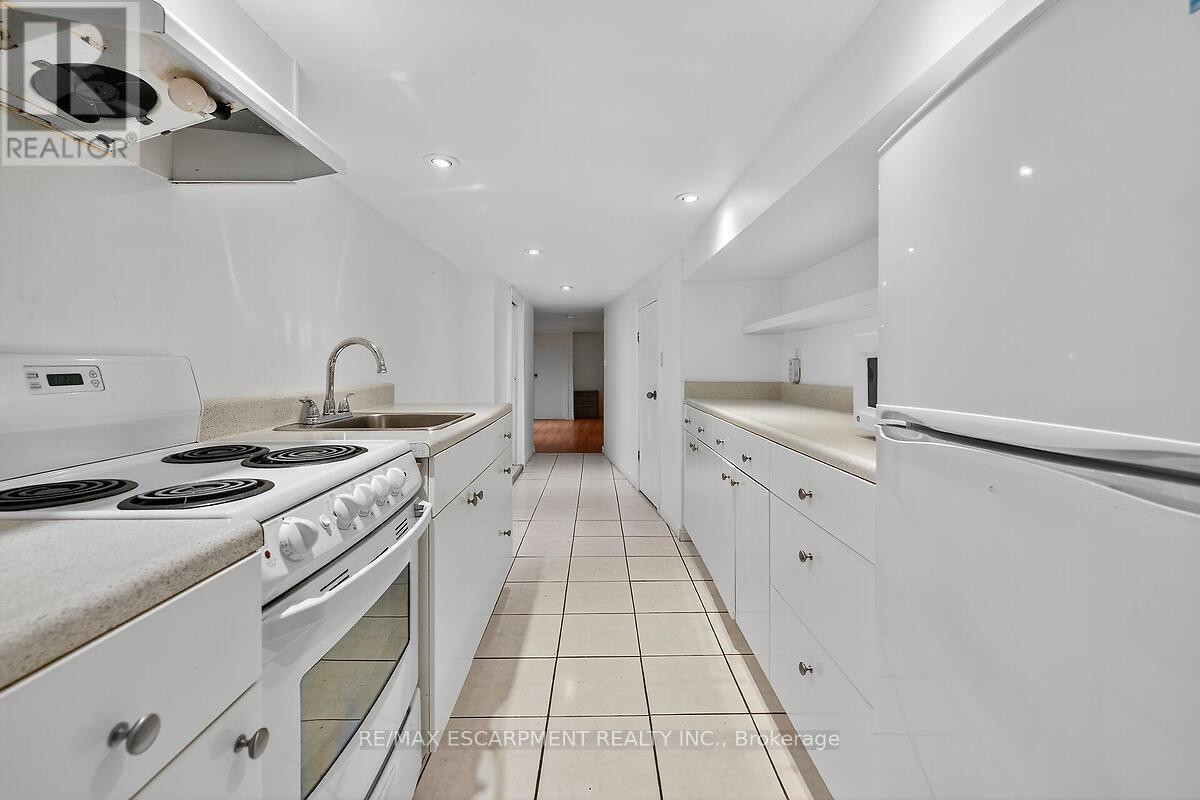 690 Dufferin Street, Toronto, Ontario  M6K 2B5 - Photo 27 - C12453211