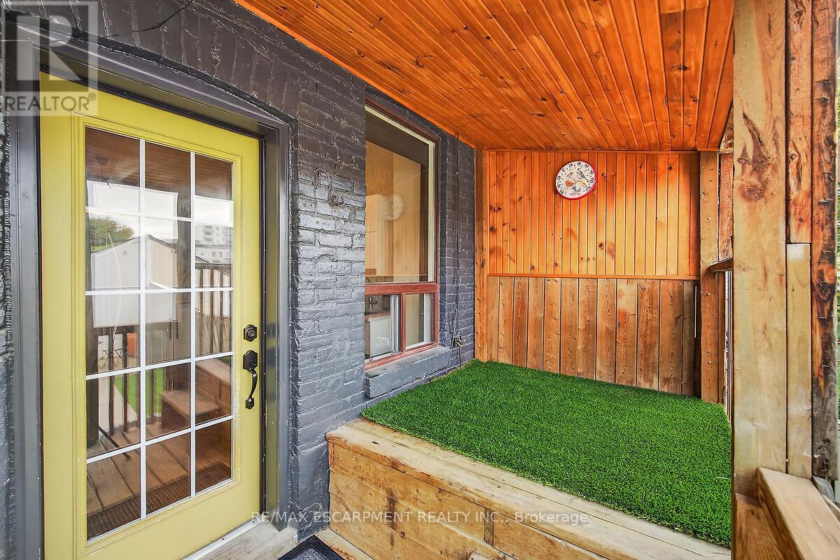 690 Dufferin Street, Toronto, Ontario  M6K 2B5 - Photo 36 - C12453211