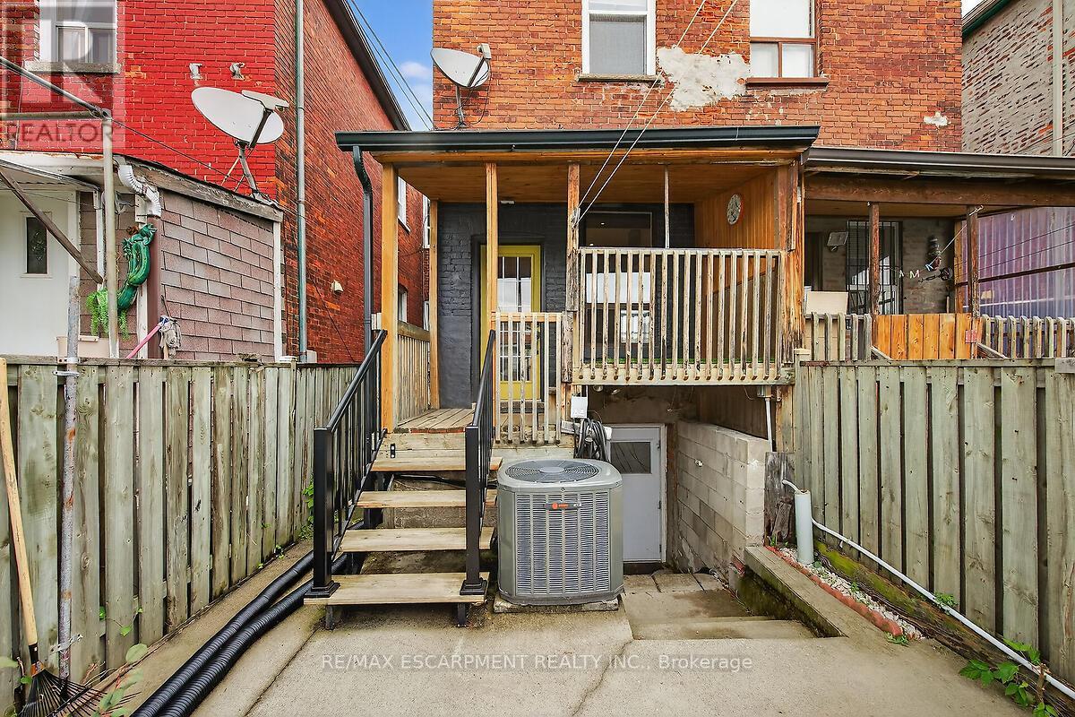 690 Dufferin Street, Toronto, Ontario  M6K 2B5 - Photo 39 - C12453211