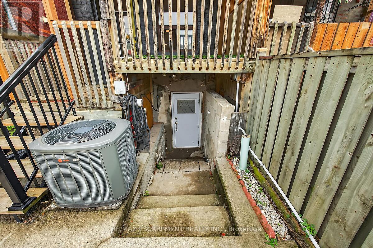 690 Dufferin Street, Toronto, Ontario  M6K 2B5 - Photo 40 - C12453211