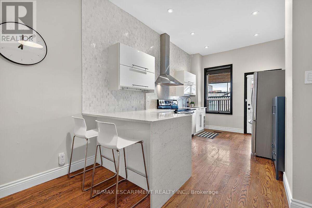 690 Dufferin Street, Toronto, Ontario  M6K 2B5 - Photo 8 - C12453211