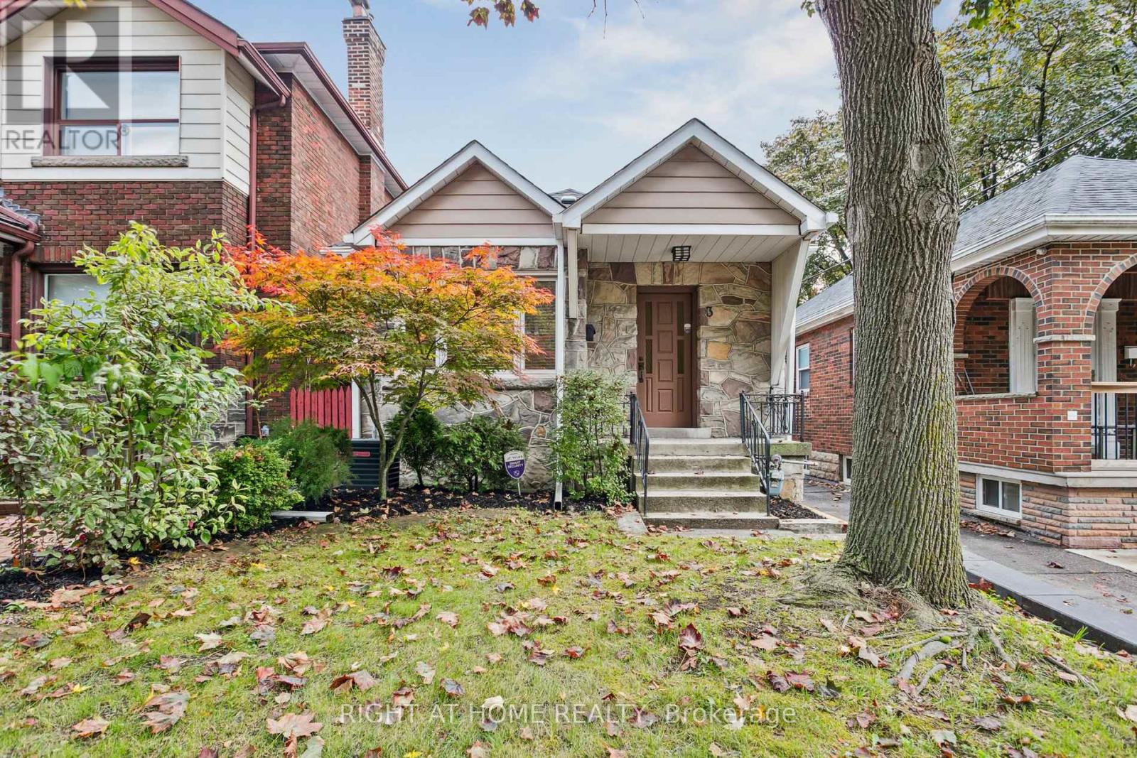 3 ROSENEATH GARDENS, Toronto, Ontario