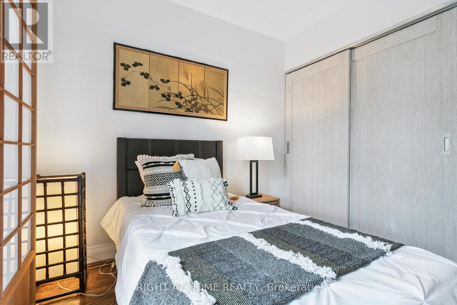 3 Roseneath Gardens, Toronto, Ontario  M6C 3X5 - Photo 19 - C12453223
