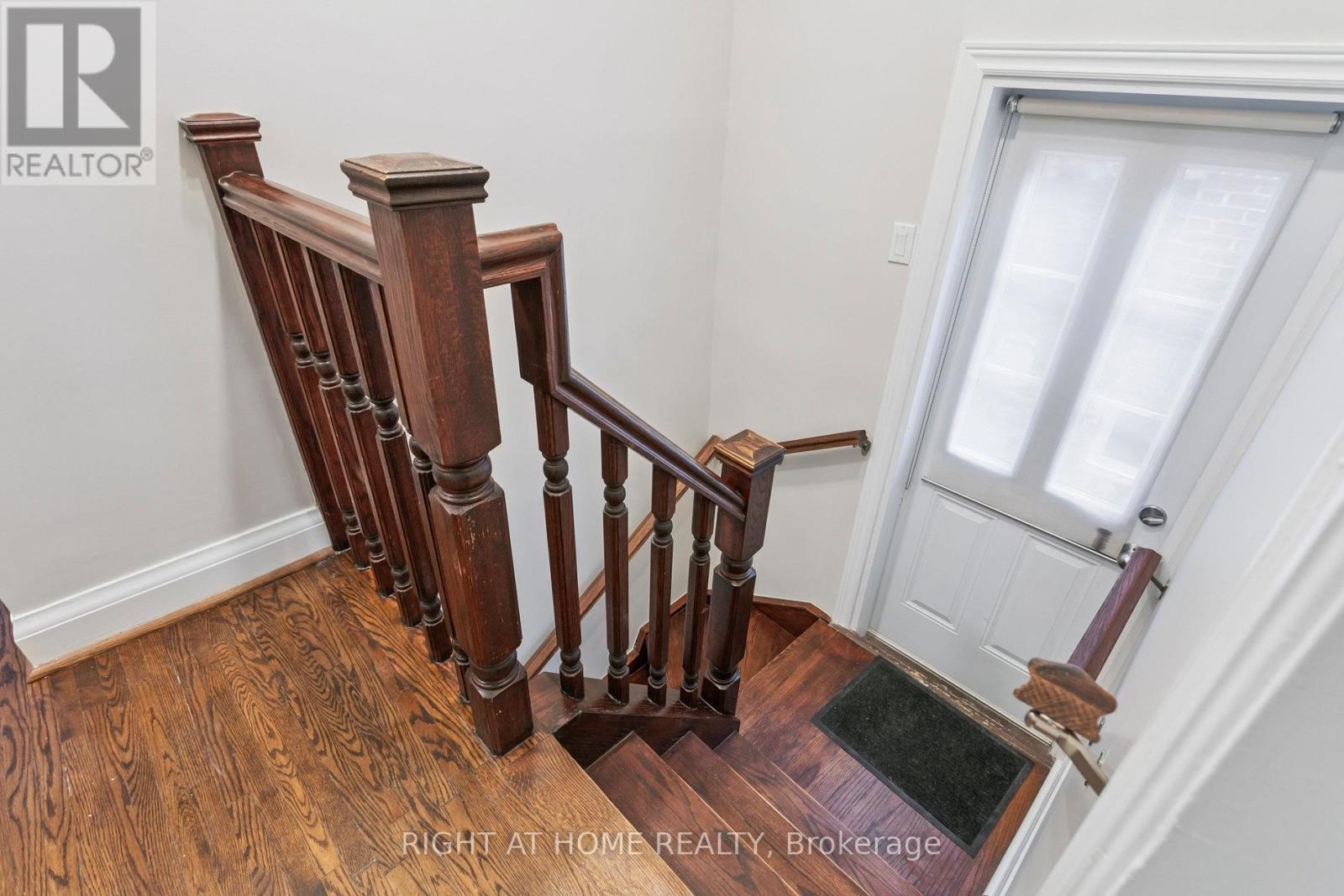 3 Roseneath Gardens, Toronto, Ontario  M6C 3X5 - Photo 23 - C12453223