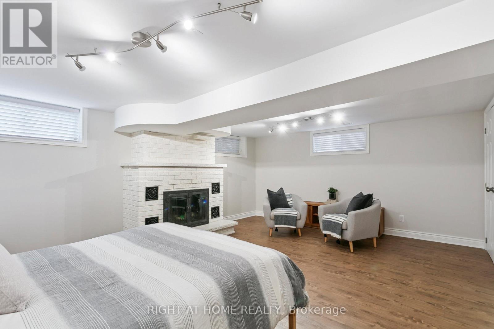 3 Roseneath Gardens, Toronto, Ontario  M6C 3X5 - Photo 26 - C12453223