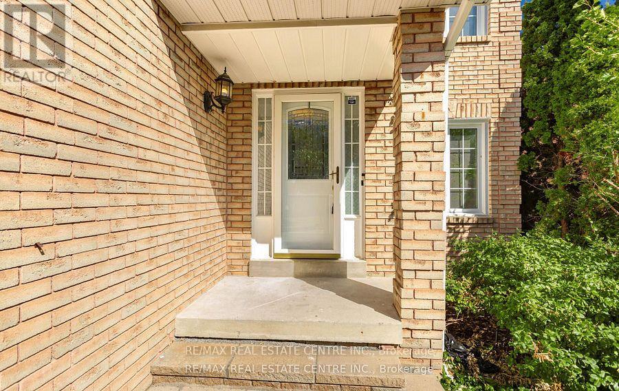42 Howes Street, Ajax, Ontario  L1T 3V5 - Photo 3 - E12453219