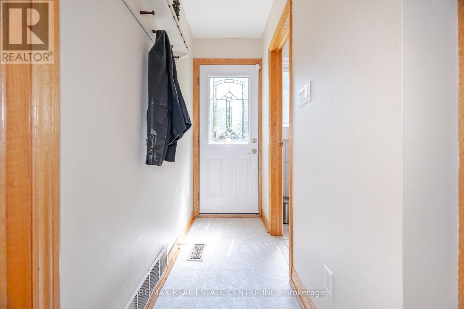 45 Core Crescent, Brampton, Ontario  L6W 2G6 - Photo 26 - W12448120