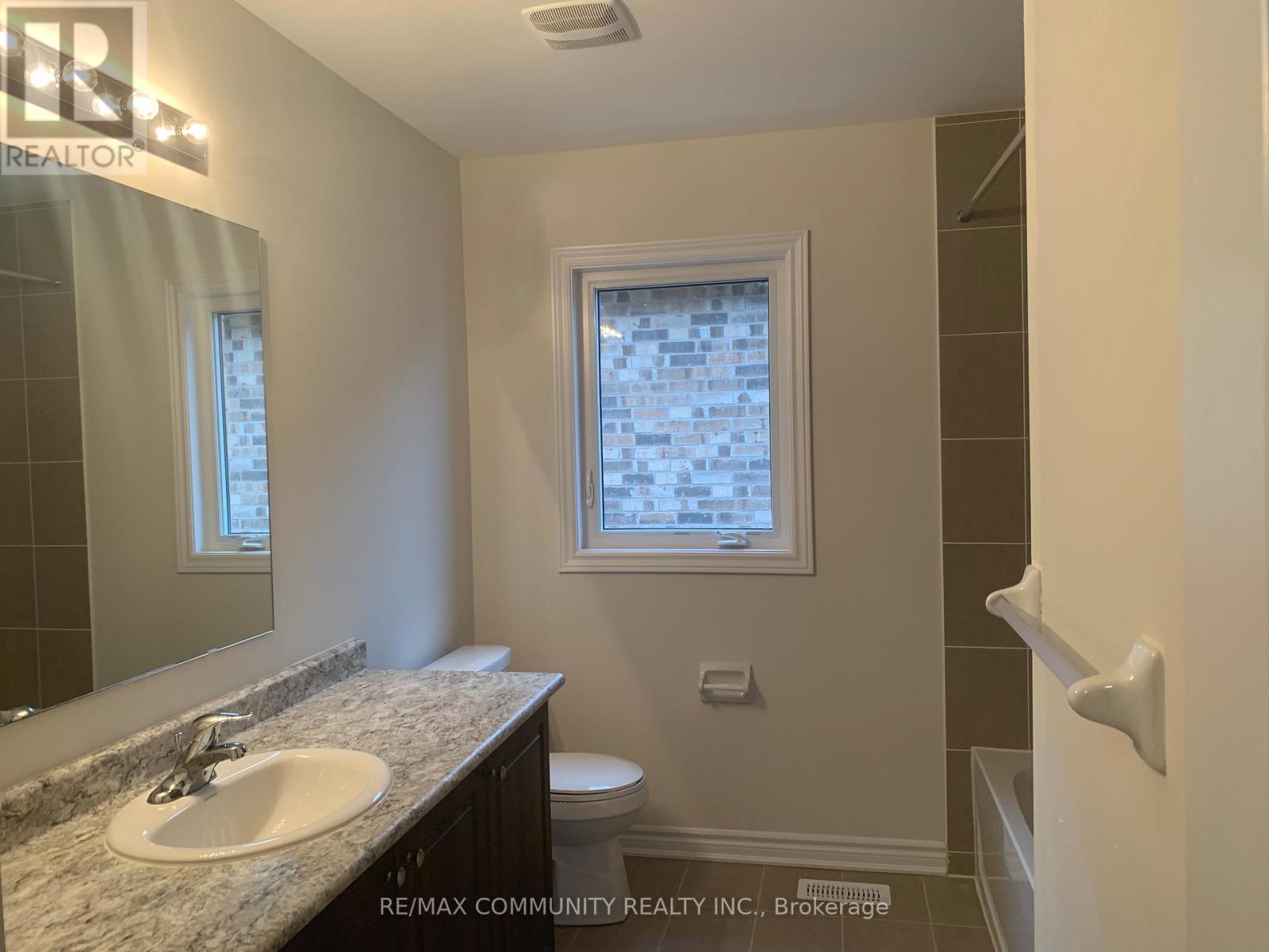 22 Jardine Street, Brock, Ontario  L0K 1A0 - Photo 14 - N12453215