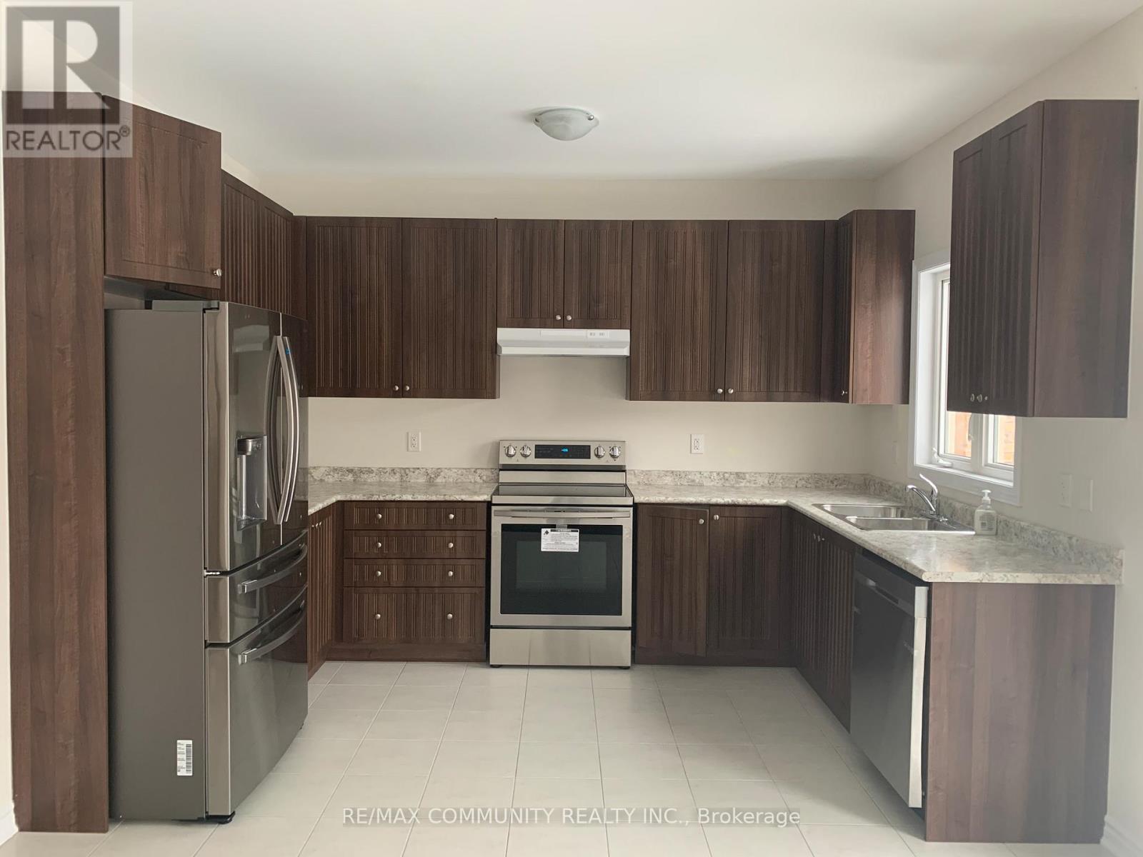 22 Jardine Street, Brock, Ontario  L0K 1A0 - Photo 6 - N12453215