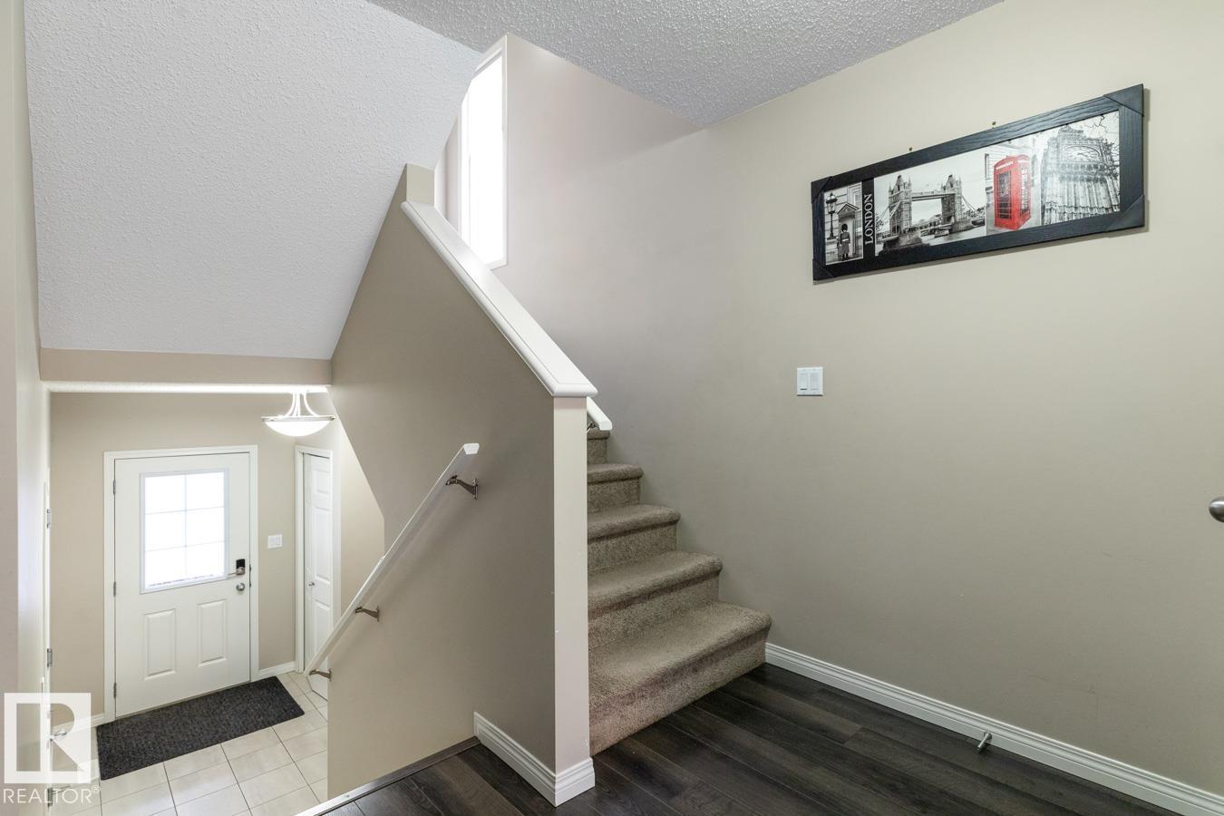 1048 East Bn Nw, Edmonton, Alberta  T6M 0V6 - Photo 4 - E4461402