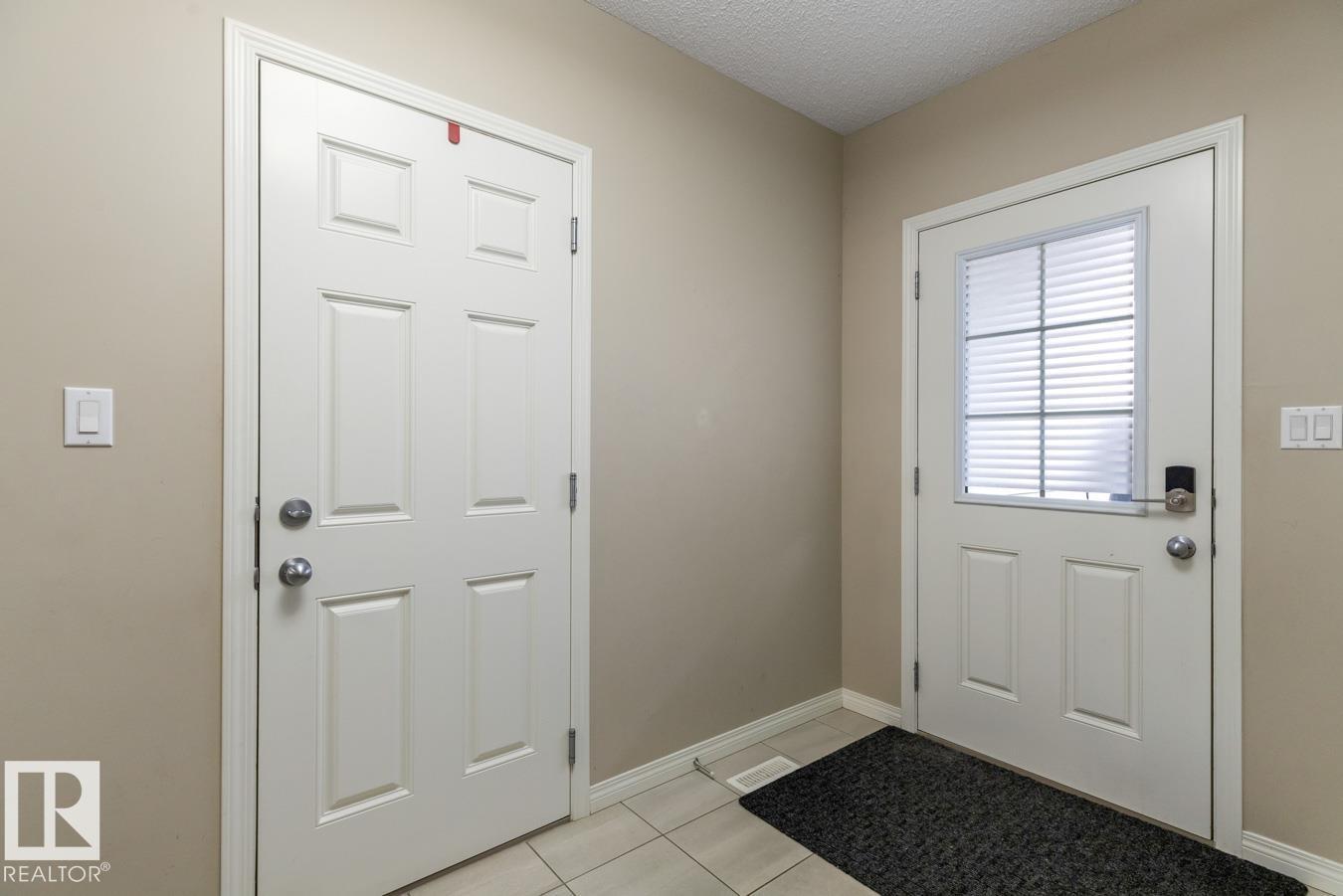 1048 East Bn Nw, Edmonton, Alberta  T6M 0V6 - Photo 5 - E4461402