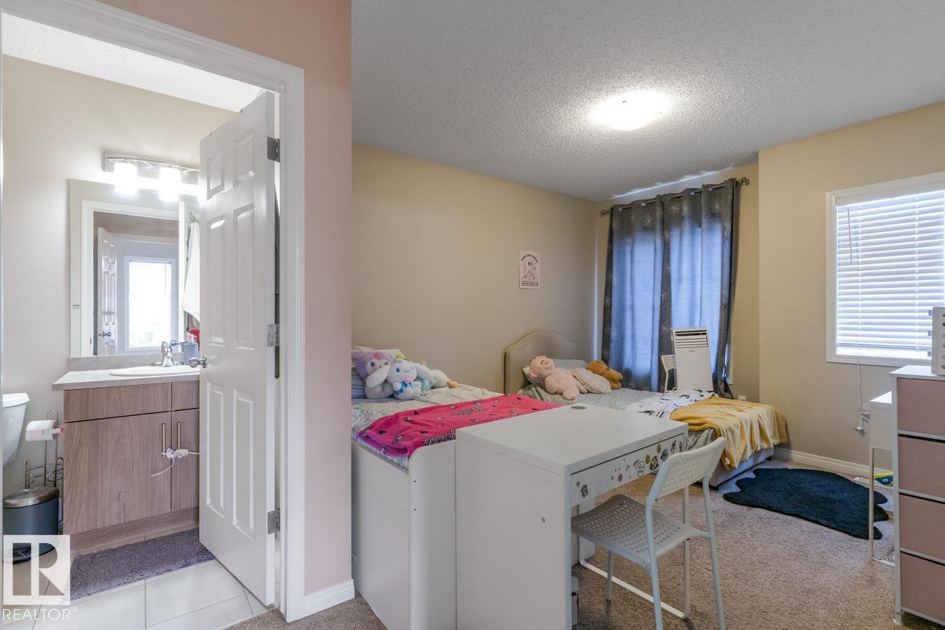 1048 East Bn Nw, Edmonton, Alberta  T6M 0V6 - Photo 15 - E4461402