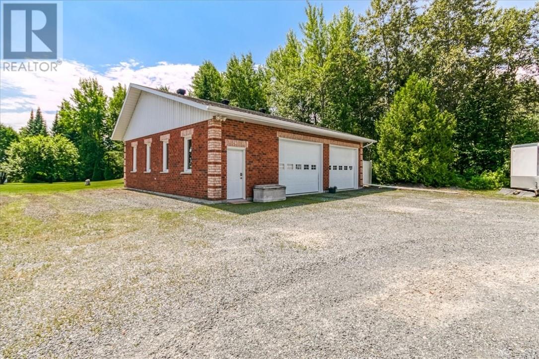 2234 Fire Route P, Azilda, Ontario  P0M 1B0 - Photo 4 - 2125146
